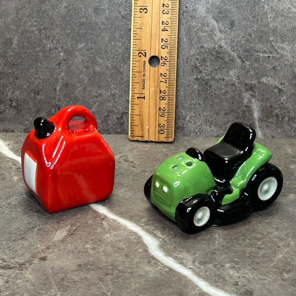 Ceramic Lawn Mower and Gas Can Salt and Pepper Shaker Set Green Red Novelty